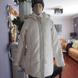 CABELLAS PUFFER WHITE COAT